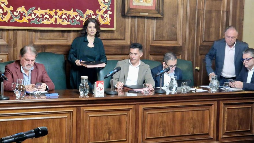 El PP y Vox chocan ya por la 'prioridad nacional' en Aragón: los populares tumban en Teruel una moción ultra