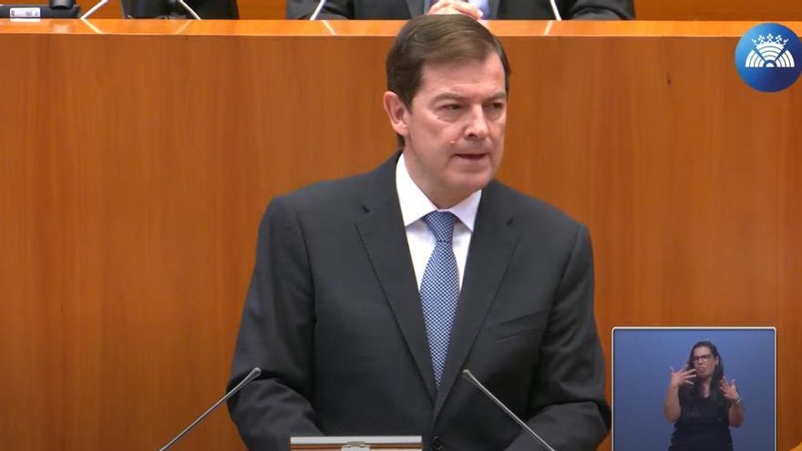 Alfonso Fernández Mañueco, durante su comparecencia en las Cortes de Castilla y León.