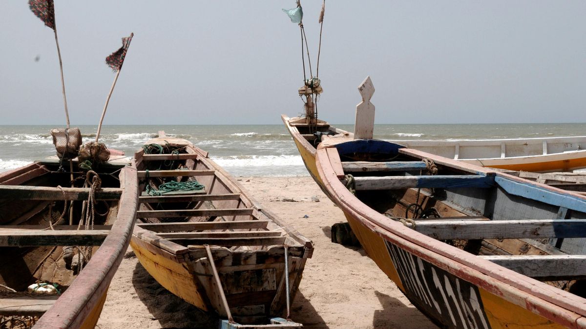 Mauritania rescata unos 20 cadáveres y a 17 supervivientes tras el naufragio de un cayuco que se dirigía a Canarias