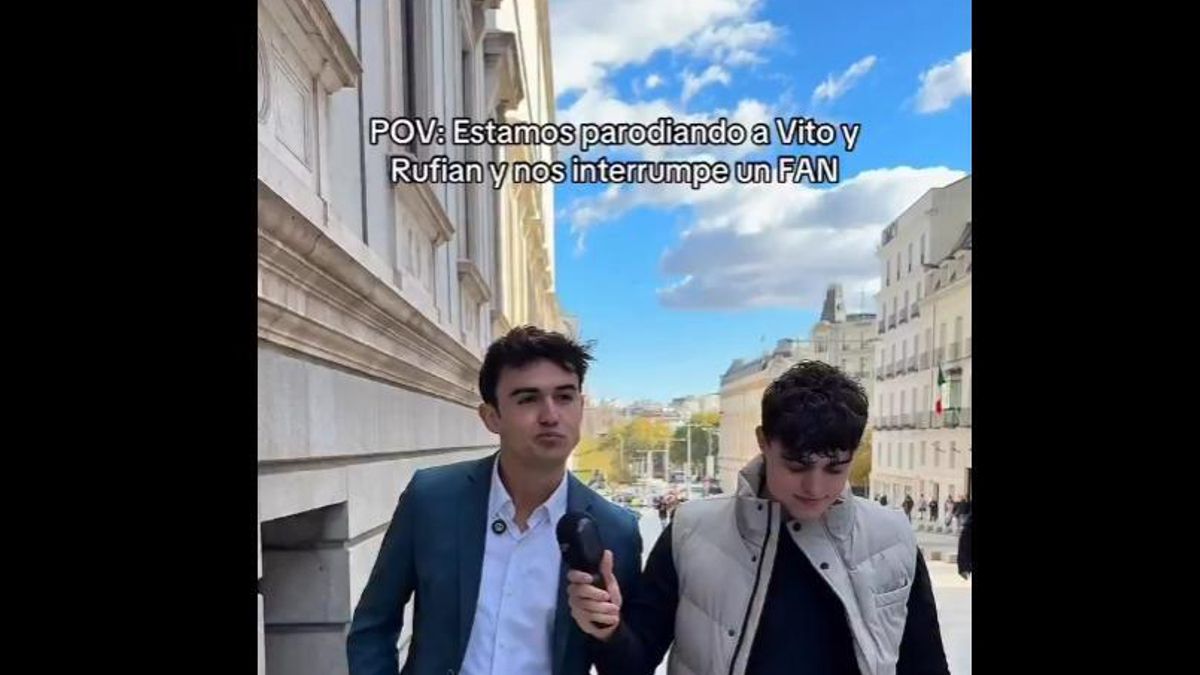 Dos tiktokers se graban imitando a Rufián y Vito Quiles y aparece... "un fan": "Lo hacéis muy bien"