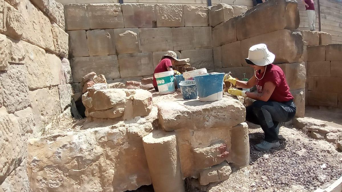 Trabajos de consolidación de un horno de pan en la parte meridional, y baja, del foro de la ciudad