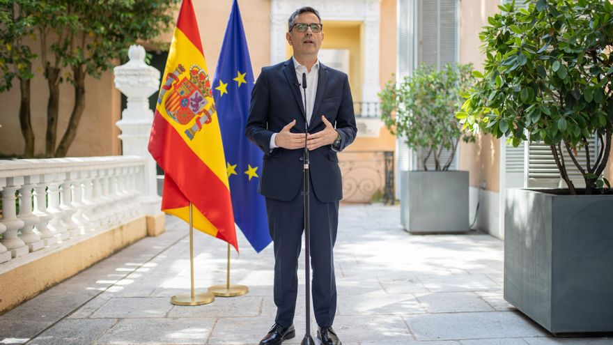 El ministro de la Presidencia, Justicia y Relaciones con las Cortes, Félix Bolaños, preside el acto de presentación de las 'Becas Seré' para la preparación de oposiciones a los altos cuerpos de la Administración de Justicia, en la sede del Ministerio.