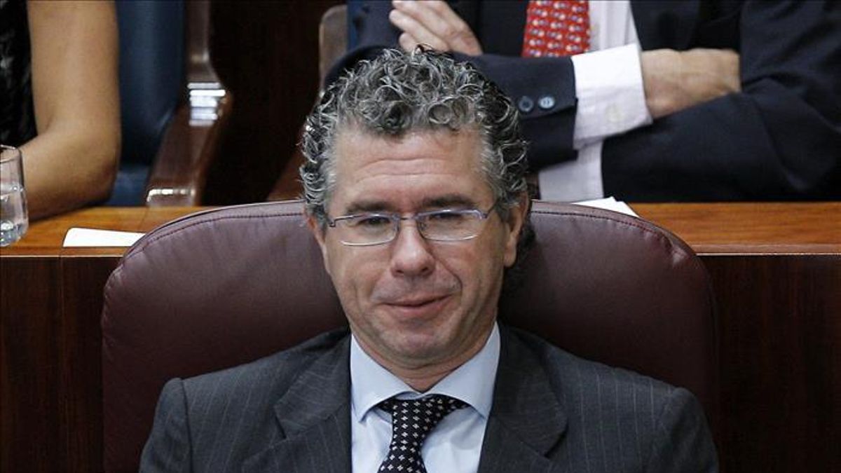 Un agente avisó a Granados de que le estaban investigando por corrupción