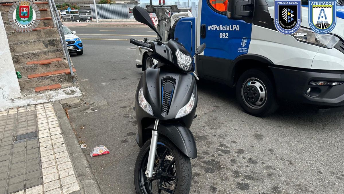Moto implicada en el accidente. Policía Local de Las Palmas de Gran Canaria.