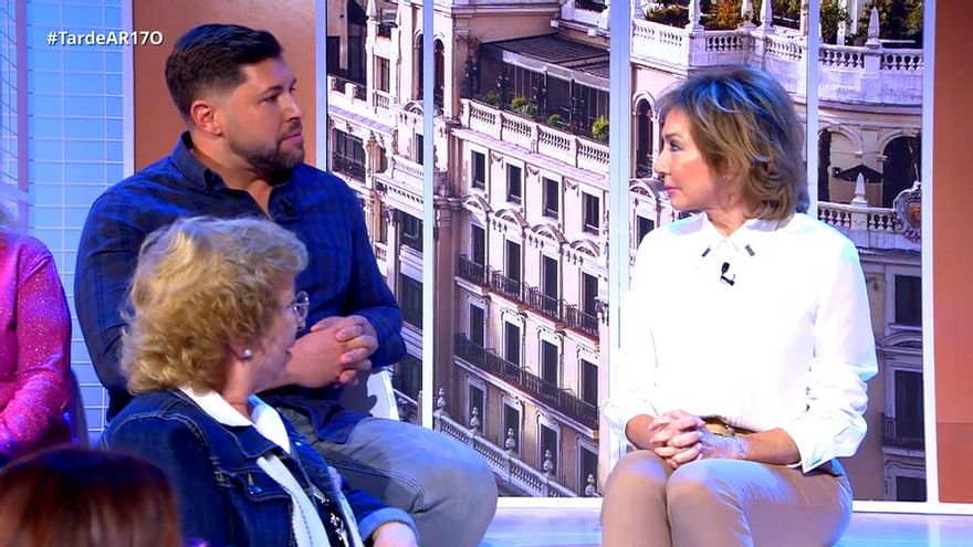 El sobrino de Ana Rosa lanza otro dardo a su tía por las audiencias: "Cuando presentas tú no ganamos"
