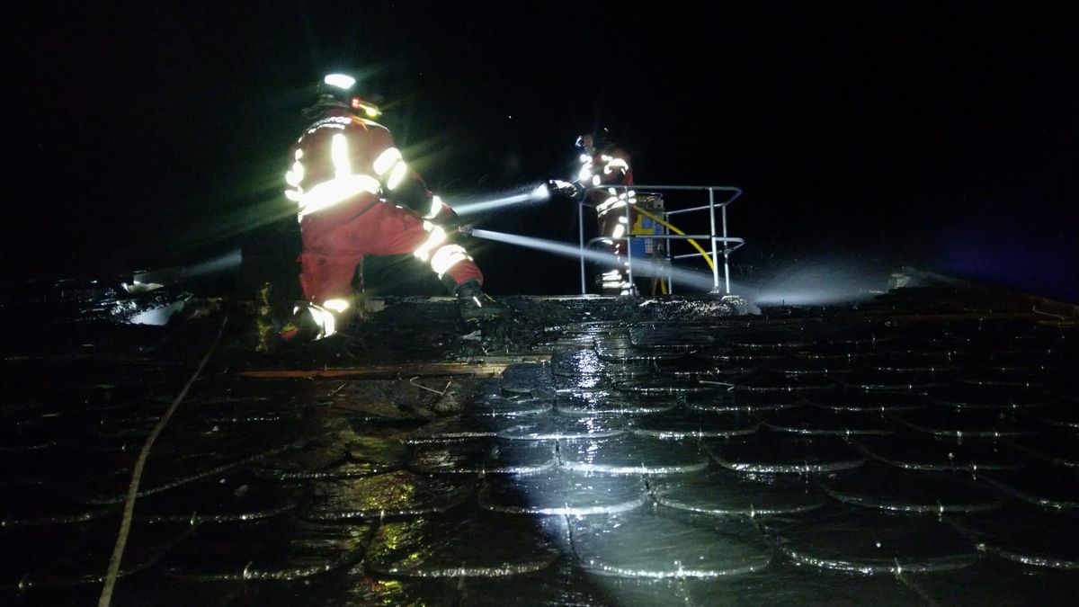 Dos incendios de noche en viviendas obligan a intervenir a los bomberos de Ponferrada y la Diputación de León