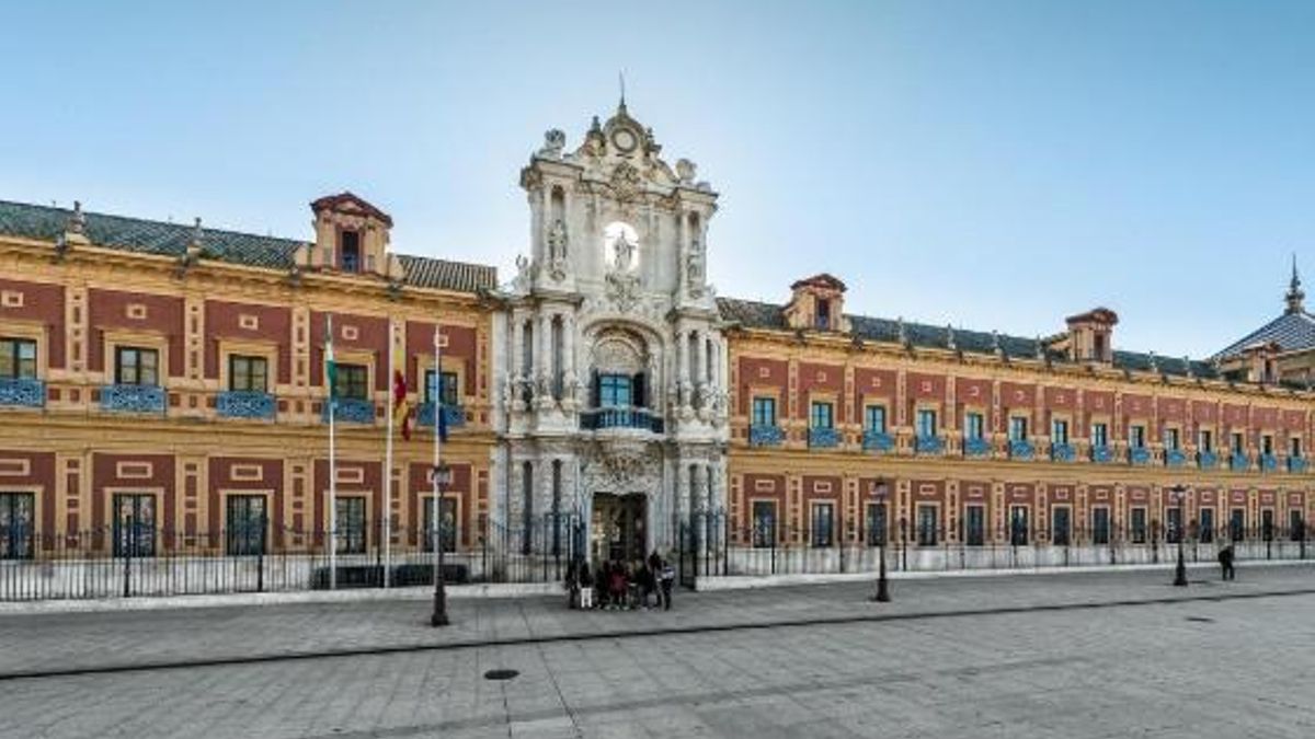 Consideraciones jurídico-estatutarias sobre el Gobierno de la Junta de Andalucía