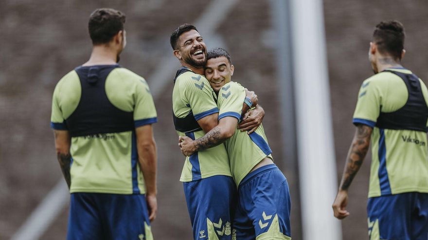 La UD Las Palmas busca una nueva alegría en La Rosaleda