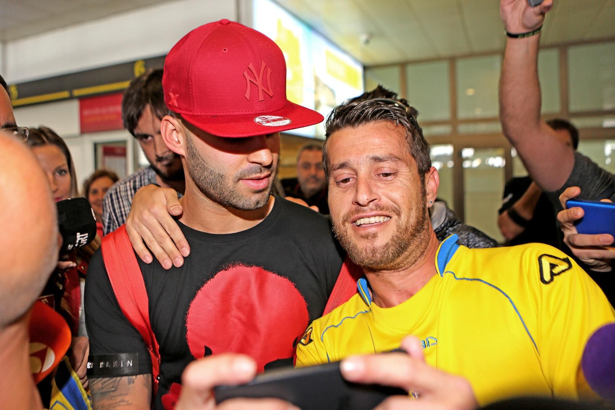 Llegada de Jesé al aeropuerto de Gran Canaria. Alejandro Ramos.