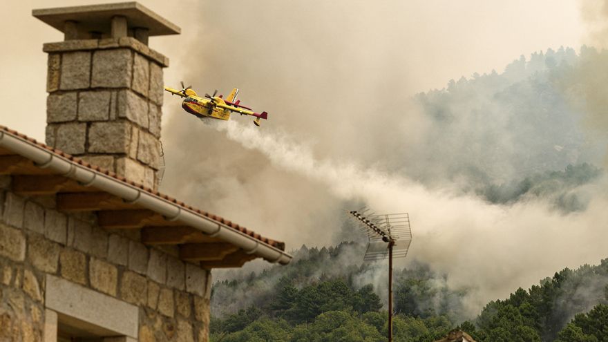 Situación "muy complicada" en el fuego del sur de Ávila, en el que "no hay nada favorable"