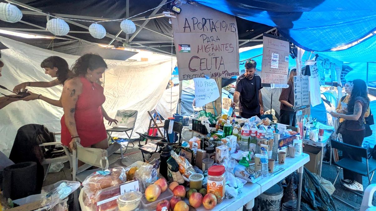 Punto de donaciones para Ceuta, en la acampada de Sol