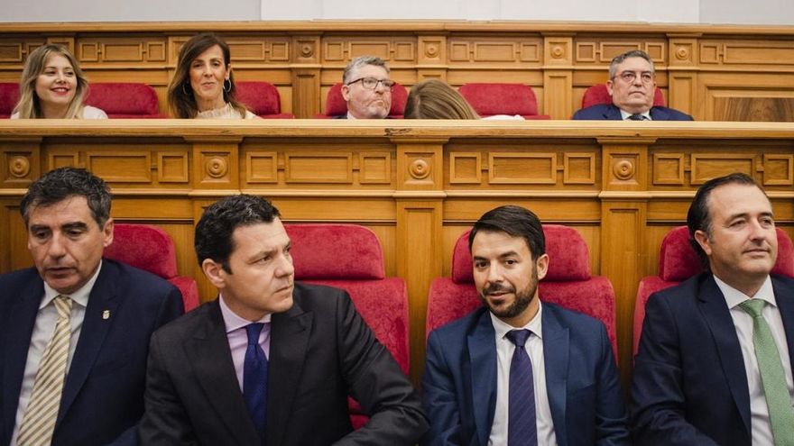 Vox se estrena en las Cortes de Castilla-La Mancha como oposición y fuera de la Mesa parlamentaria
