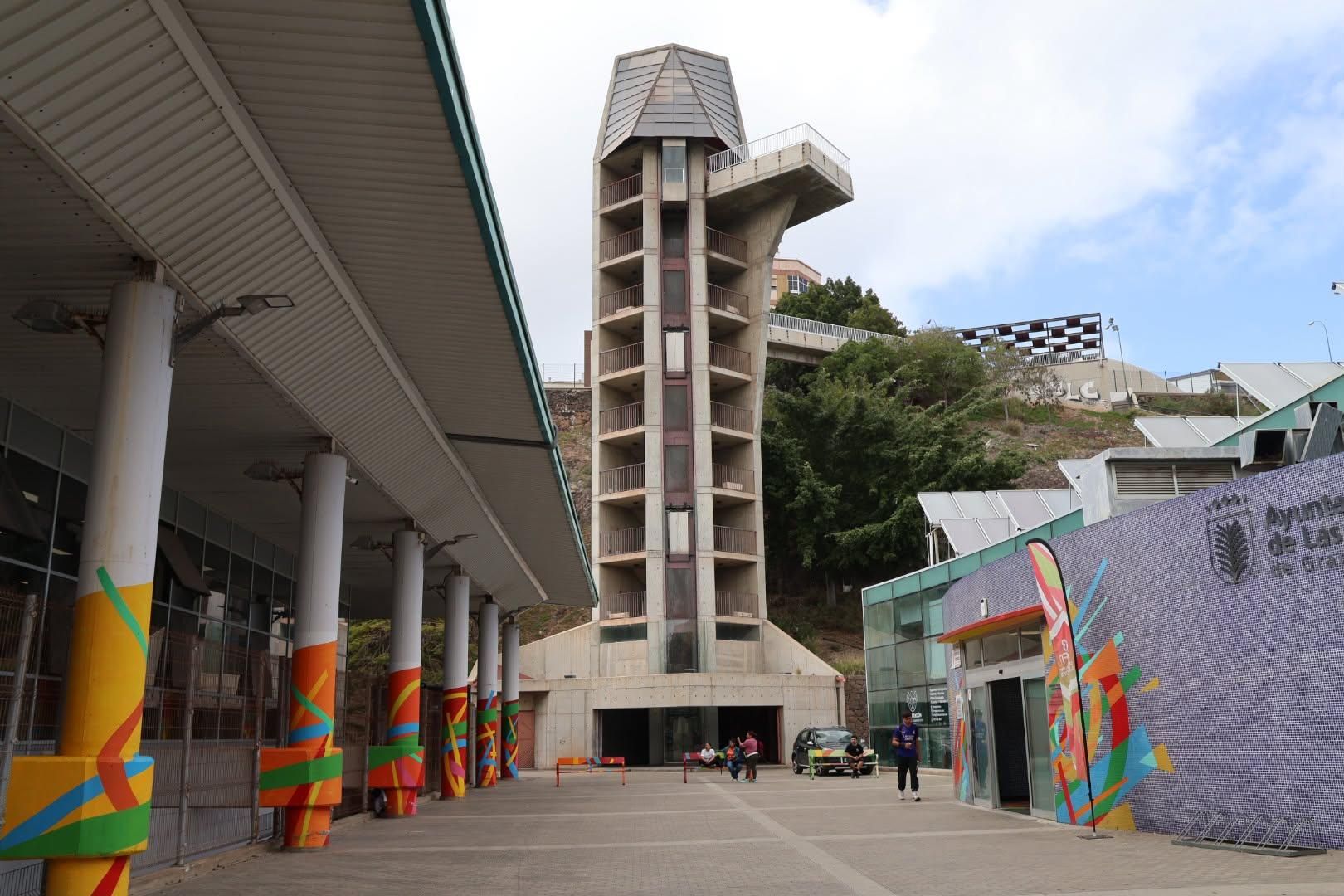 Ascensor en el barrio de Las Rehoyas, en Las Palmas de Gran Canaria.