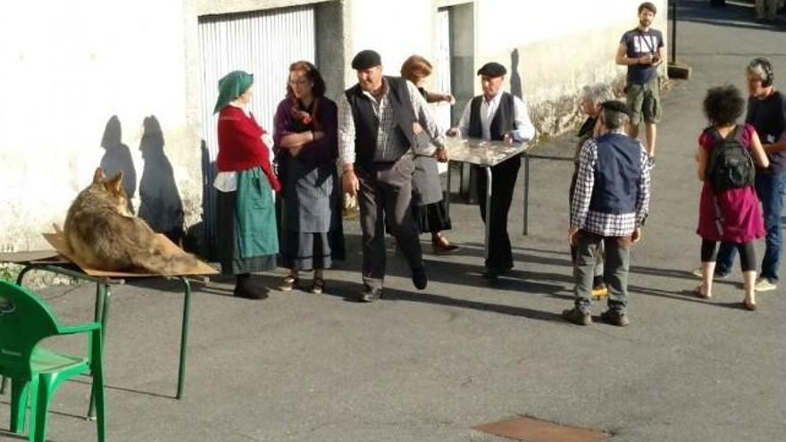 Preparando el pasacalles del calecho del lobo en Rioscuro.