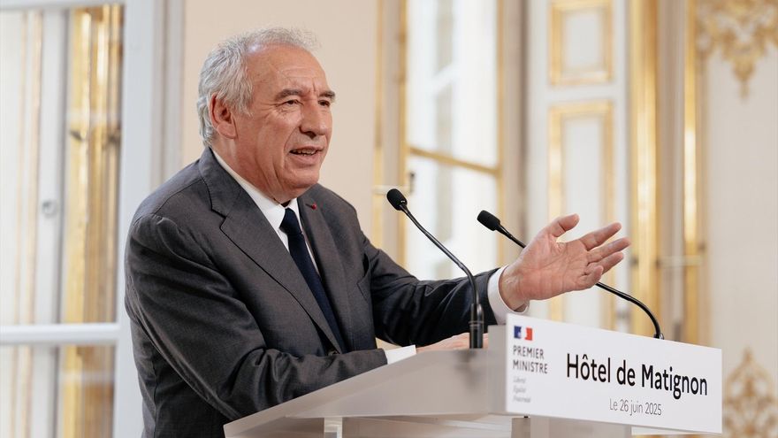 Las claves del "estado catastrófico" de la economía de Francia que trae el fantasma de la crisis de deuda y la austeridad