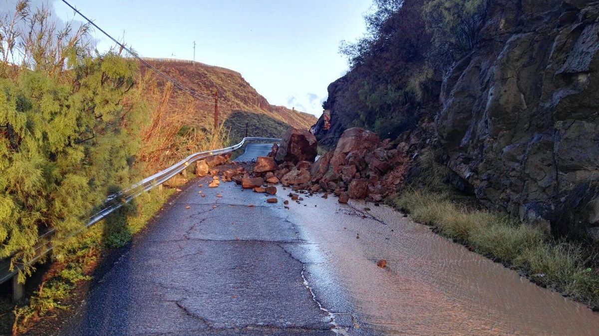 FOTOGALERÍA | Los efectos de la borrasca con lluvia y granizo en Canarias