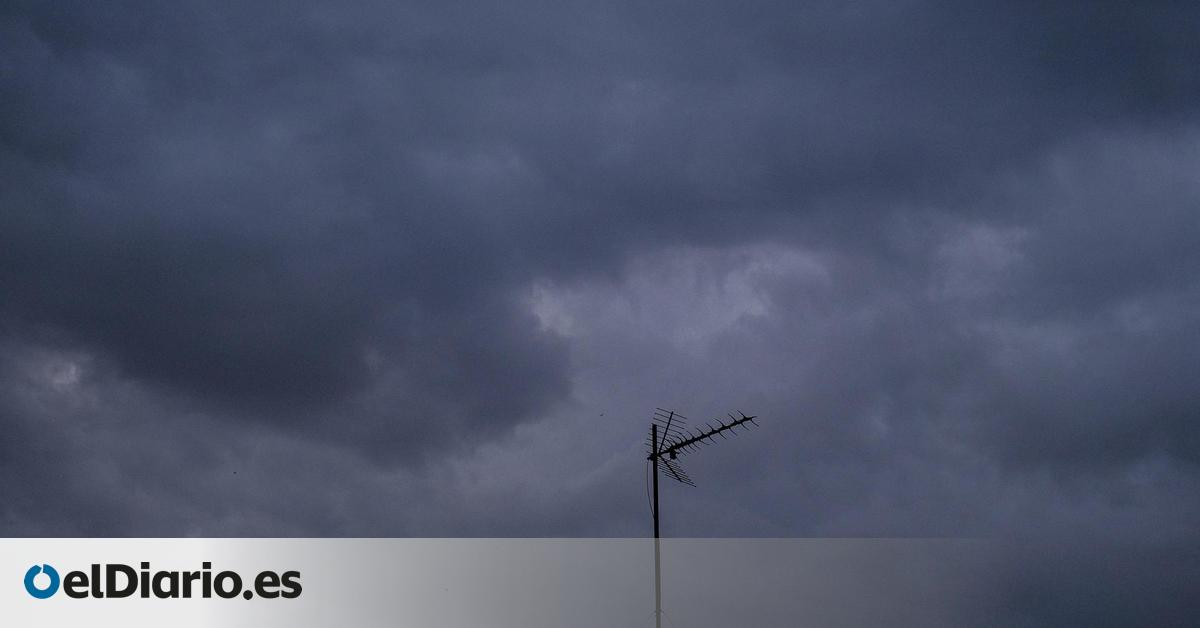 El sur de Alicante suspende las clases a la espera de un nuevo 'reventón térmico' con granizo y viento huracanado