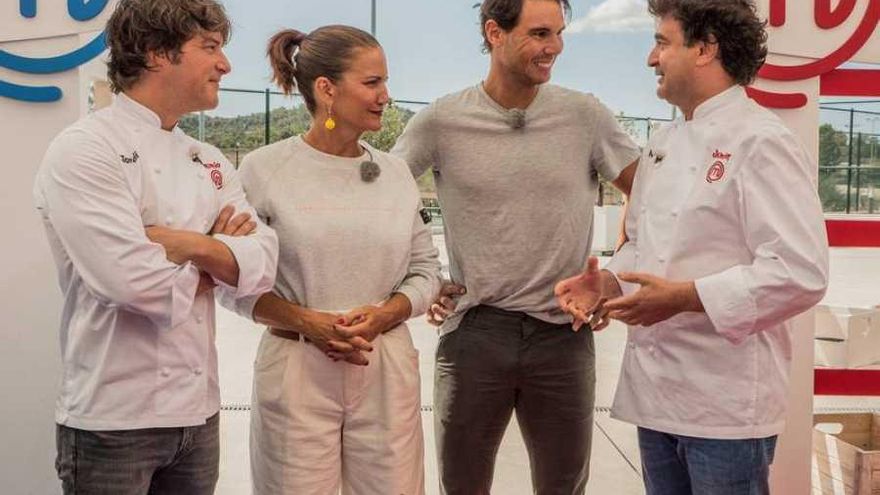 Rafa Nadal junto a los jueces de MasterChef Junior
