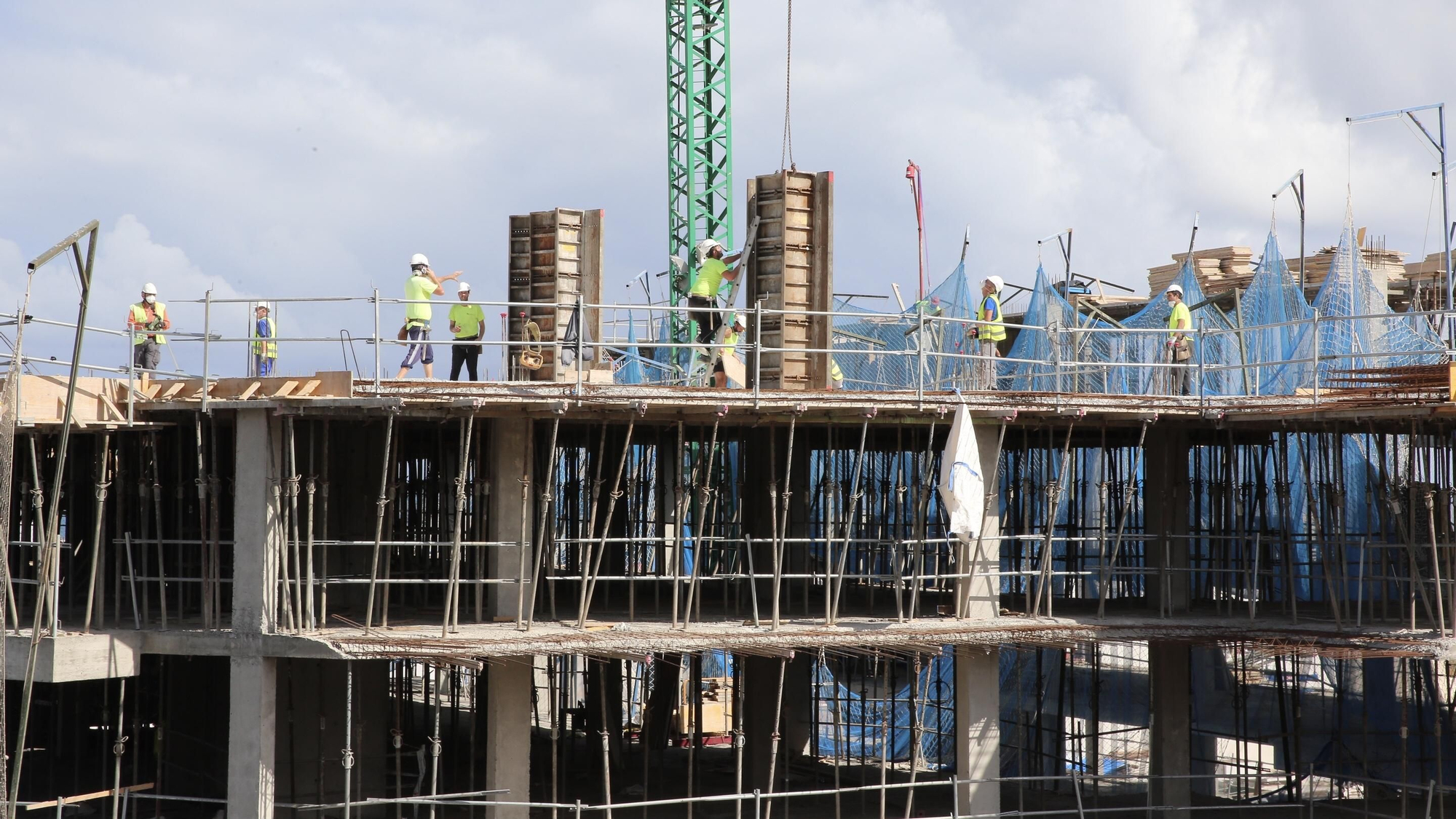 Primer día de la vuelta al trabajo de forma escalonada. (Alejandro Ramos)