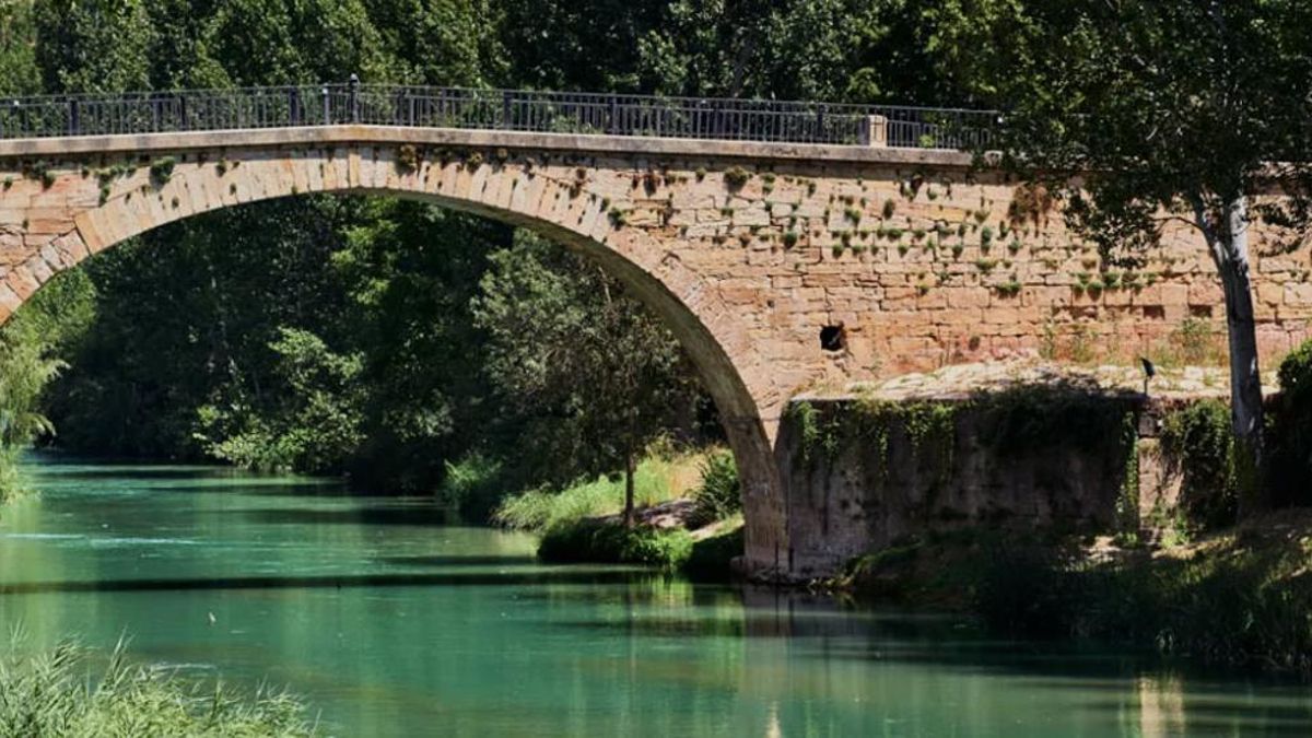 El agua continúa siendo la indiscutible protagonista del pintoresco casco urbano de la villa
