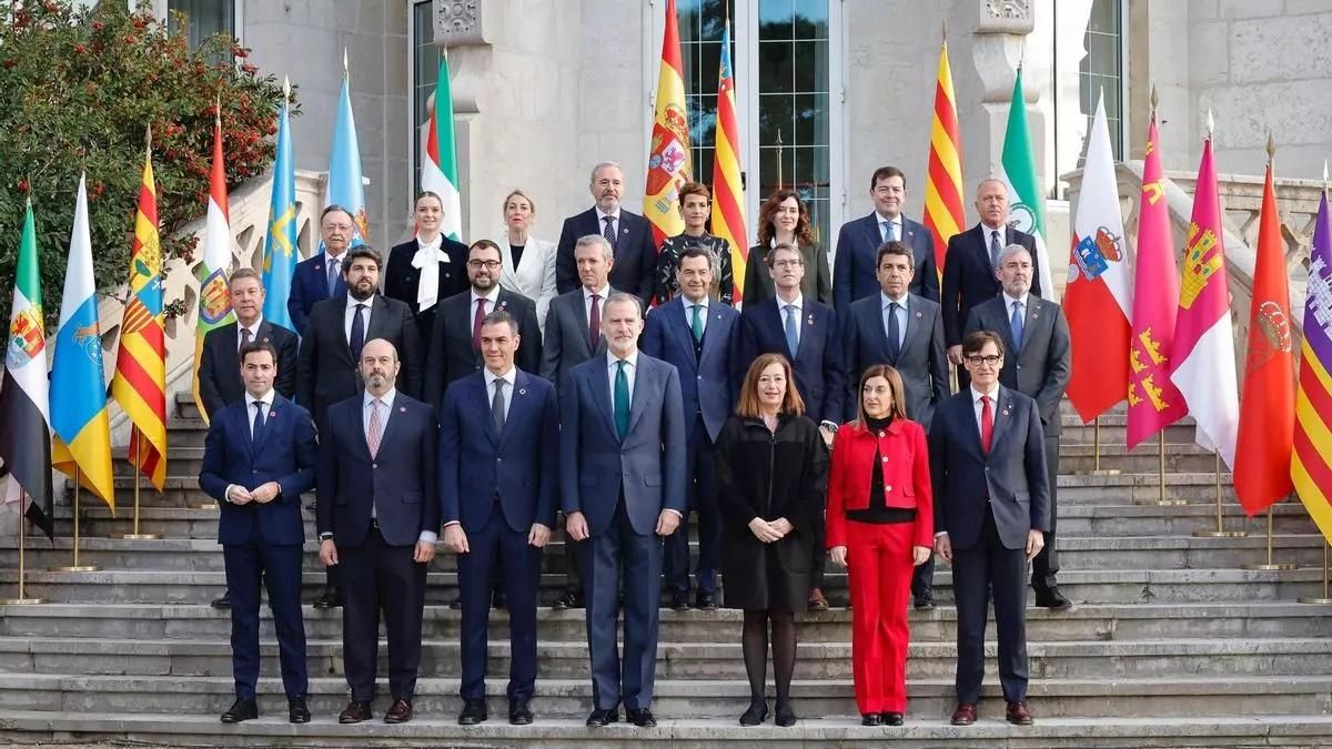 El Palacio de La Magdalena de Santander acogió en el mes de diciembre la Conferencia de Presidentes que reunión a los principales líderes políticos de todo el país, en una cumbre en la que se habló de vivienda, financiación, sanidad o inmigración, pero que acabó sin acuerdos de calado.