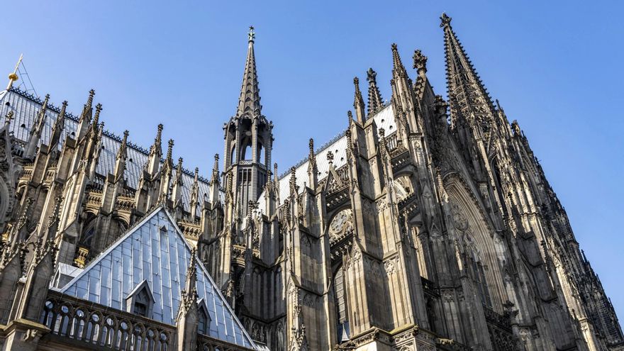 La catedral Patrimonio de la Humanidad que es la más alta de Europa y el lugar donde descansan los Reyes Magos