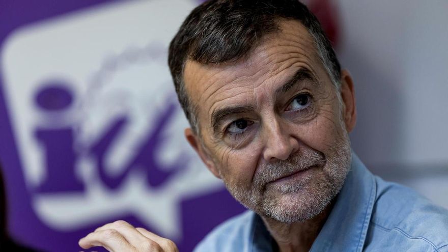 El coordinador federal de IU, Antonio Maíllo, ha apoyado este jueves al líder de su partido en Andalucía, Toni Valero, como cabeza de lista del nuevo Frente Amplio para las elecciones del 29 de noviembre, si bien ha insistido en la valía de todos los candidatos y en la necesidad de que se abandone el "fulanismo".
