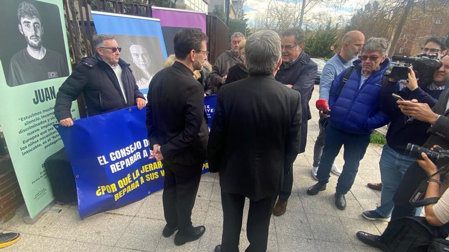 Nuevo 'round' en la pelea interna de los obispos: Argüello cede y convoca a las víctimas para asumir las indemnizaciones