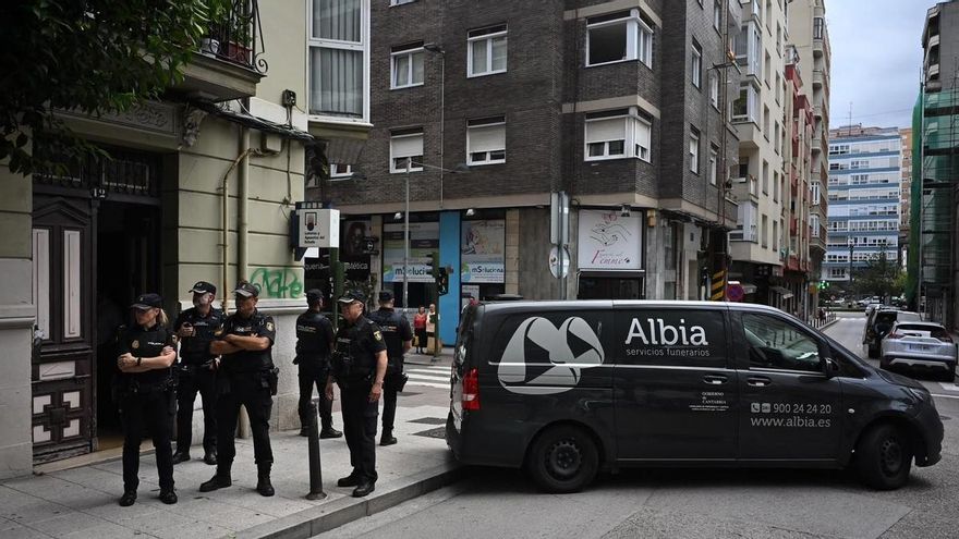 La Policía Nacional detiene a un hombre por el presunto homicidio de su pareja de 27 años en la calle Perines de Santander
