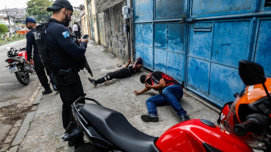 Al menos 64 muertos y 81 detenidos en una operación contra narcos en favelas de Río de Janeiro