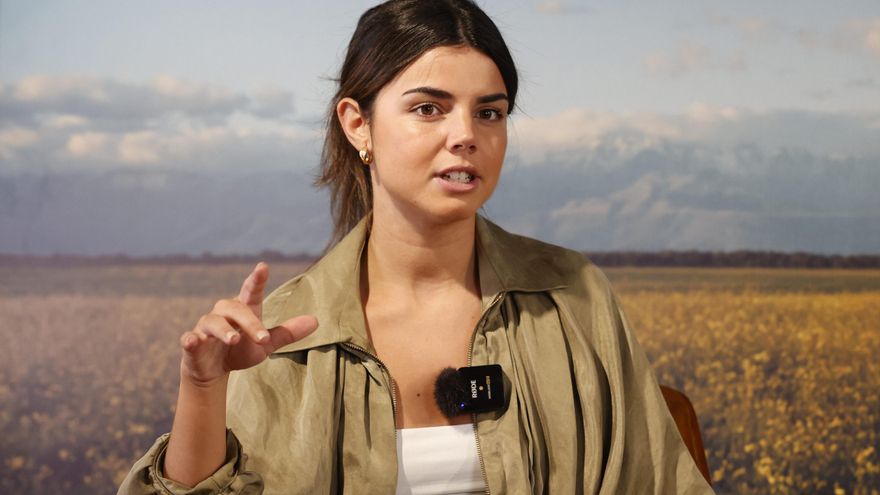 Corazones rotos y notas de voz, las 'armas' de Mafalda Cardenal para sanar cantando