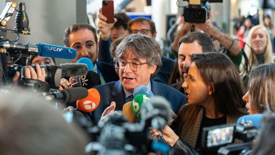 La élite de la Fiscalía se parte por la acusación de terrorismo a Puigdemont: dos informes sobre unos mismos hechos
