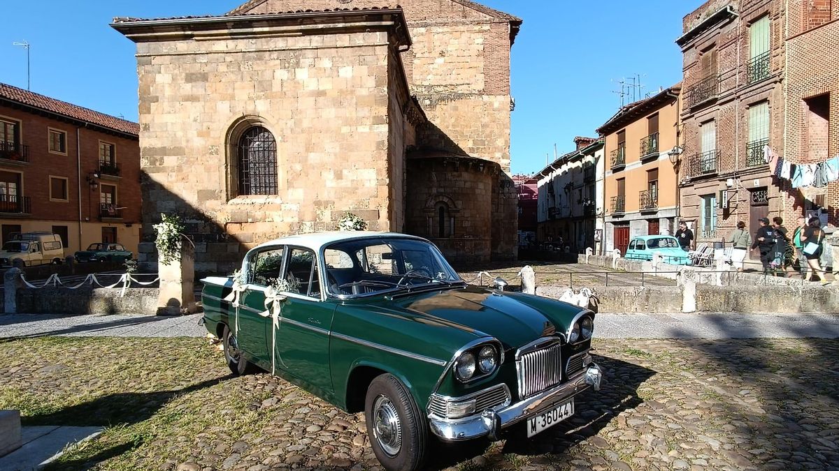 El León de los años 80, según Netflix: coche de bodas.