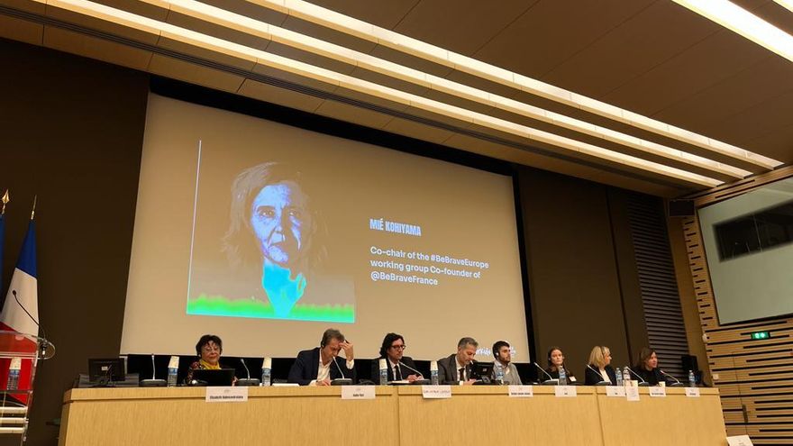 Víctimas de abusos en la Iglesia española alzan la voz en el parlamento francés: "Mentiría diciendo que lo he superado"