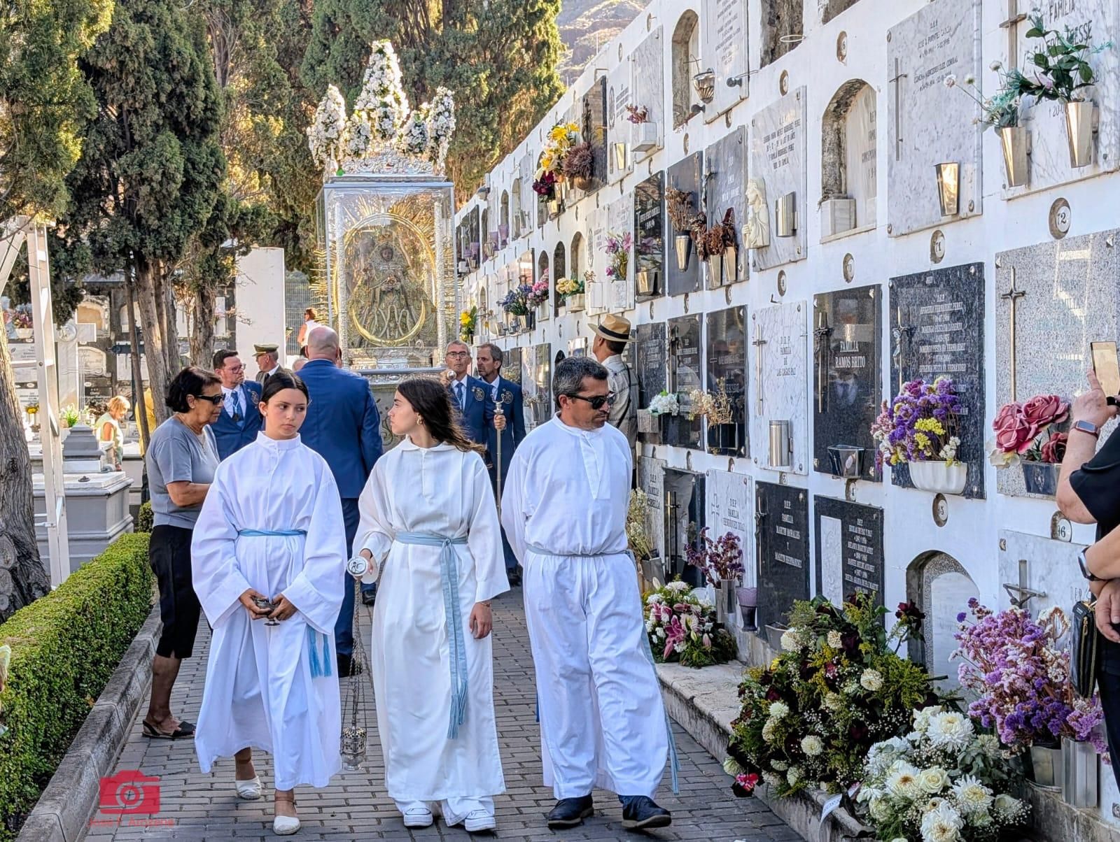 La Procesión General Sur en el cementerio de Santa Cruz de La Palma.