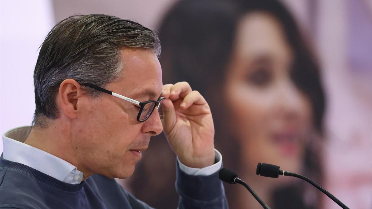 Serrano defiende el montaje en el que las Nuevas Generaciones del PP presentaban a Zapatero esposado como Maduro: "Me encanta"