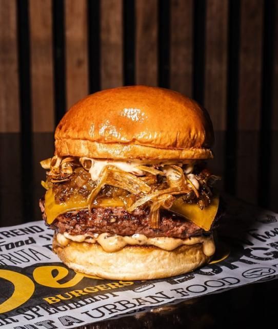 La Inesperada, de Dedos.