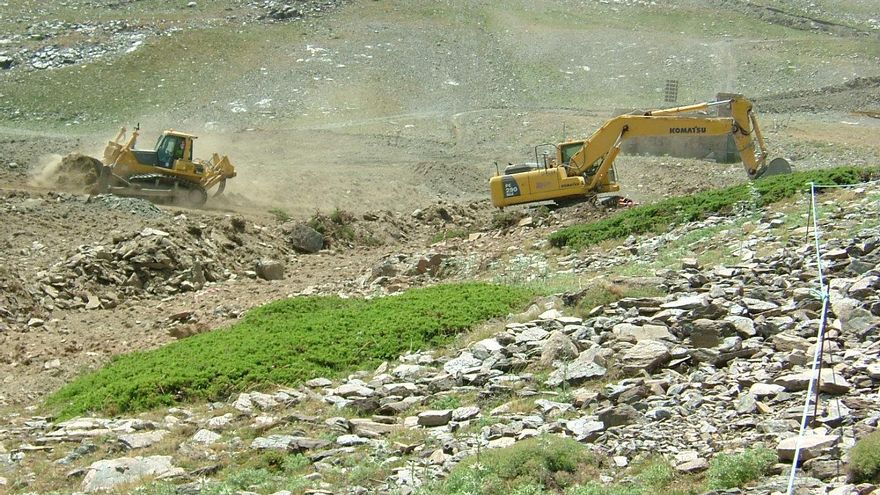 Ecologistas alertan de que un nuevo telesquí puede dañar 10.000 metros cuadrados del entorno natural de Sierra Nevada