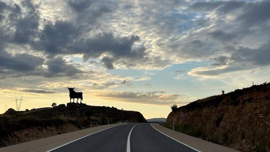 La Ruta de la N-VI busca reactivar la histórica carretera cambiando transporte por turismo