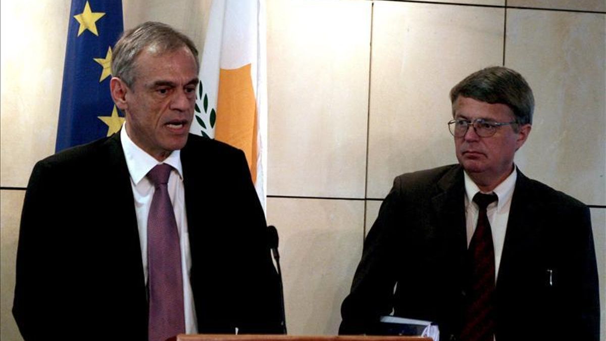 El ministro de Finanzas de Chipre aplaza hasta el miércoles su visita a Rusia