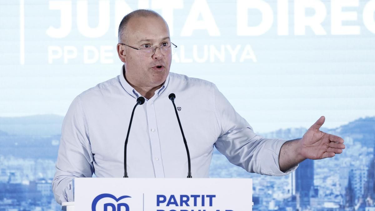 El PP dice que todo el Gobierno está "bajo sospecha": "Zapatero era la reina madre de todas las corrupciones"