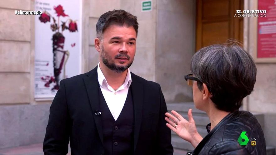 Gabriel Rufián con Thais Villas