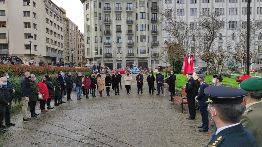 Pamplona dedica placas a las víctimas de ETA Joaquín Imaz, Carlos Sanz, Alfredo Aguirre y Francisco Miguel.