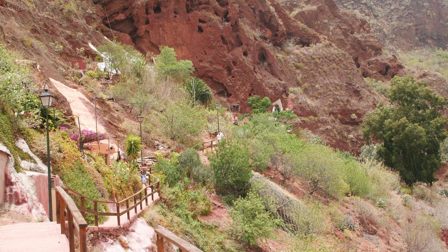 Casas cueva en Guayadeque. Este barranco es ideal para explorar la pervivencia de rasgos culturales ancestrales en Gran Canaria.