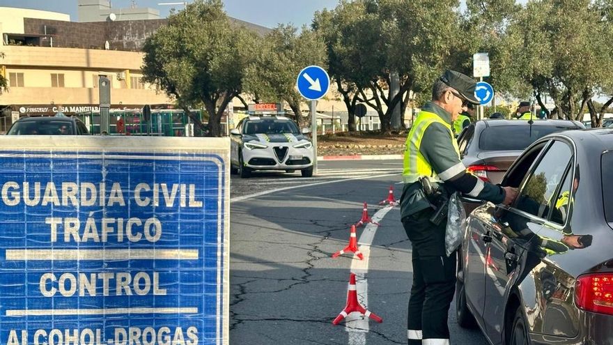 La DGT refuerza los controles de alcohol y drogas en todo tipo de vías esta semana