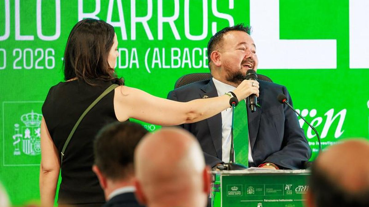 Juan Ramón Amores, alcalde de La Roda y senador, padece ELA. En la imagen, durante su intervención en el III Congreso Internacional sobre la enfermedad celebrado en la localidad albaceteña