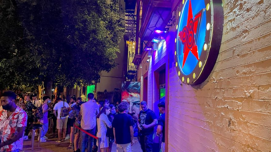 Salud dispone unidades móviles en Córdoba para captar a la población que falta por vacunar