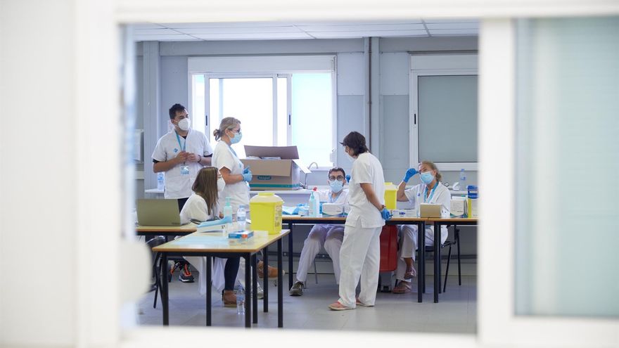 Aspecto del centro de vacunación sin cita previa que se ha montado en la Universidad de Girona, este martes, después de que los equipos de vacunación inyectaron ayer sólo un total de 22.125 nuevas dosis.