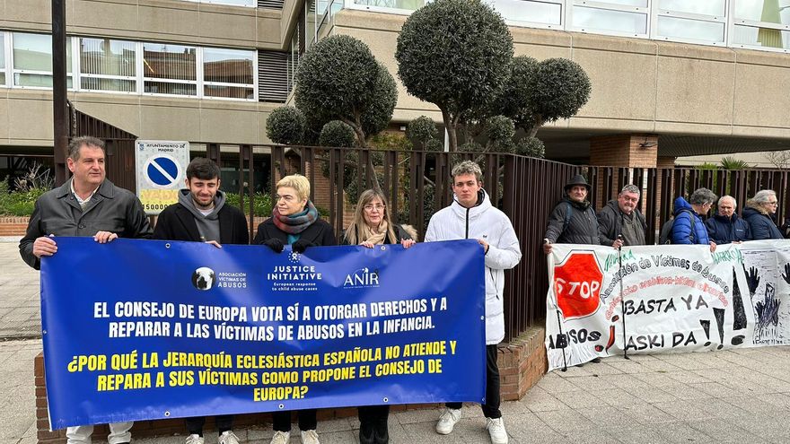 Víctimas de abusos preparan una demanda millonaria contra la Conferencia Episcopal