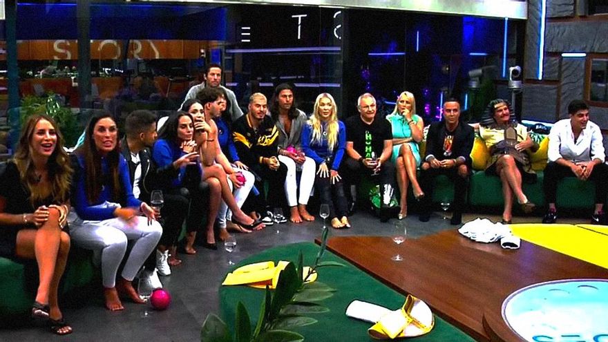 Las redes se lanzan a descubrir los secretos de los participantes de 'Secret Story'